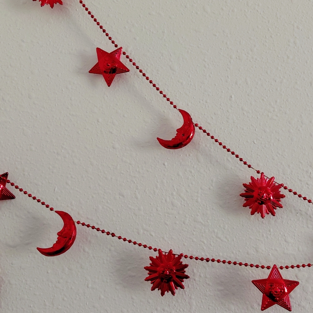 โคVintage 90s Red Celestial Sun, Moon & Star Garland (4 strands) w/ Star Ornament - Picture 8 of 9